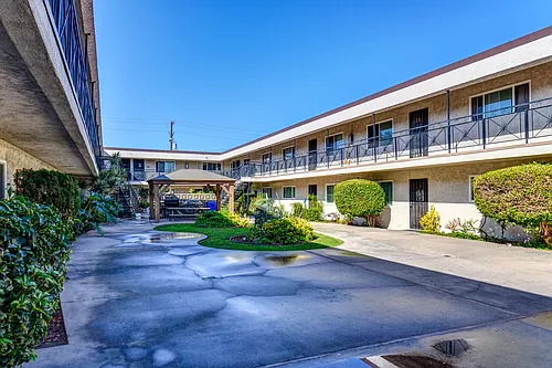 Walker Apartments Photo 1