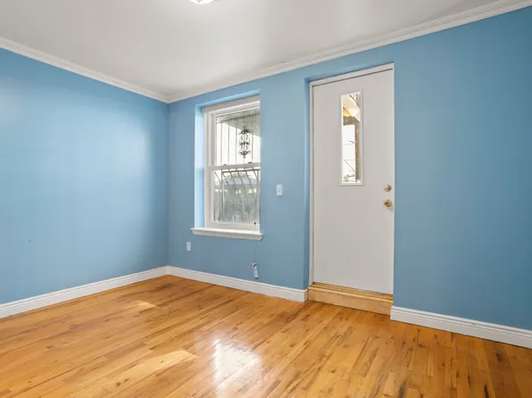 275 West 132nd Street image 8 of 13