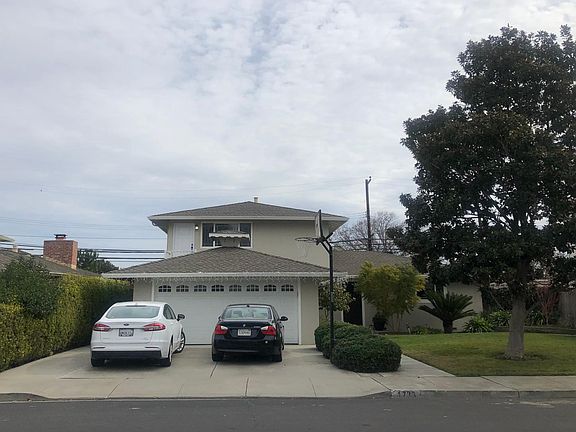 Upstairs rental unit. Parking on street, laundry in the garage available for use