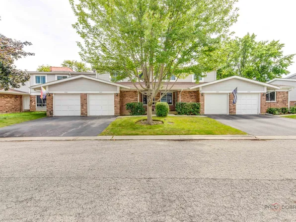 1945 N Jamestown Dr, Palatine, IL 60074