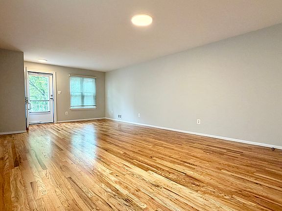 2nd image of 136 Erika Loop #2
