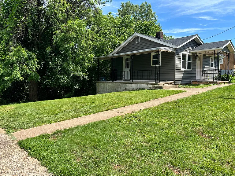 257 Sunset Dr — Photo 2