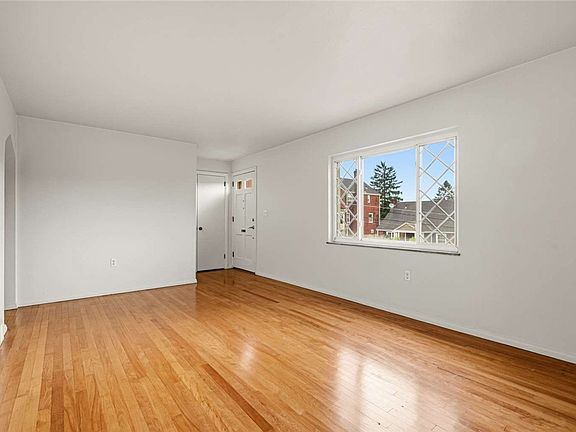 3rd image of 440 Meridan St