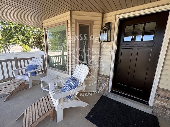 4th image of 5921 Genoa Ln