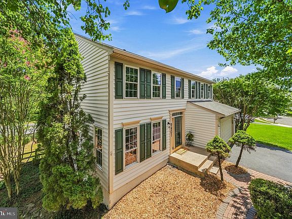 2nd image of 9401 Spice Glade Ct