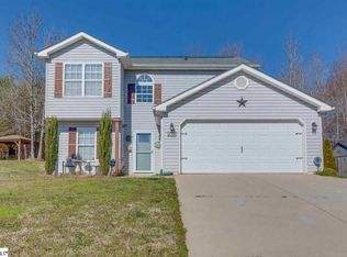 208 Humming Ct, Fountain Inn, SC 29644