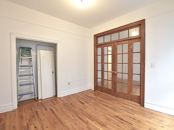 4th image of 115 W 104th St APT 31