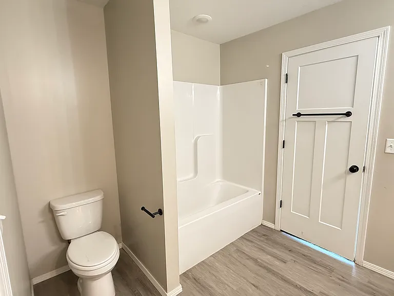 3011 W Elm St — Photo 9