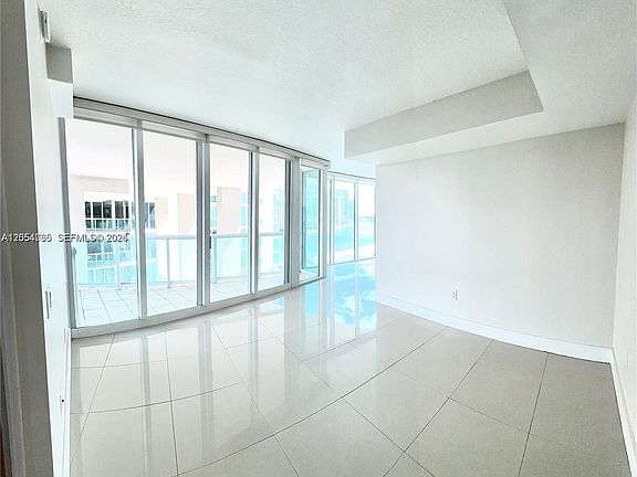 5th image of 3370 NE 190th St APT 706