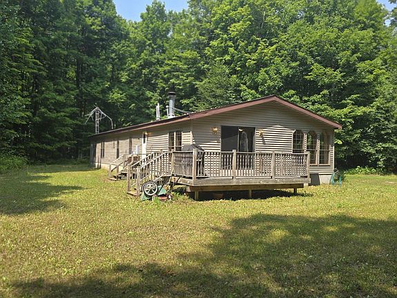 3rd image of 8494 Starvation Lake Rd NE