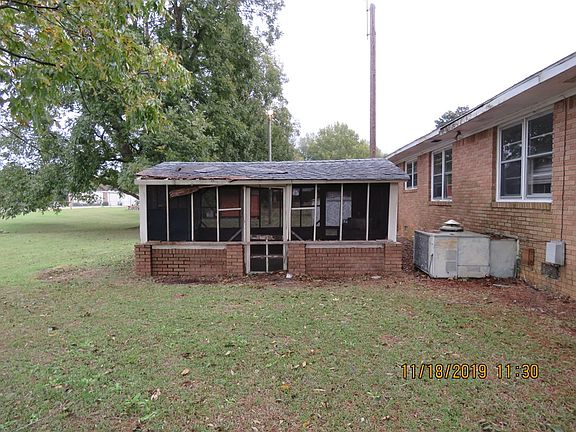 3rd image of 225 Aultman St