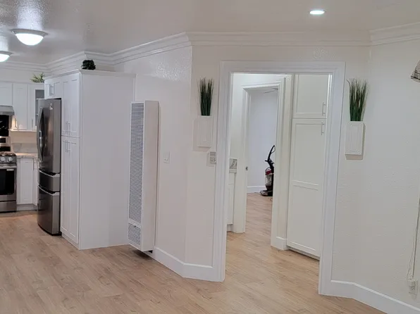 1642 W 146th St #4, Gardena, CA 90247