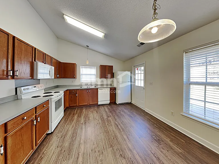 855 Anchor Way NE — Photo 4