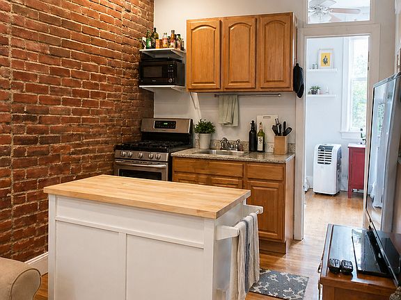 2nd image of 371 S 4th St APT 3R