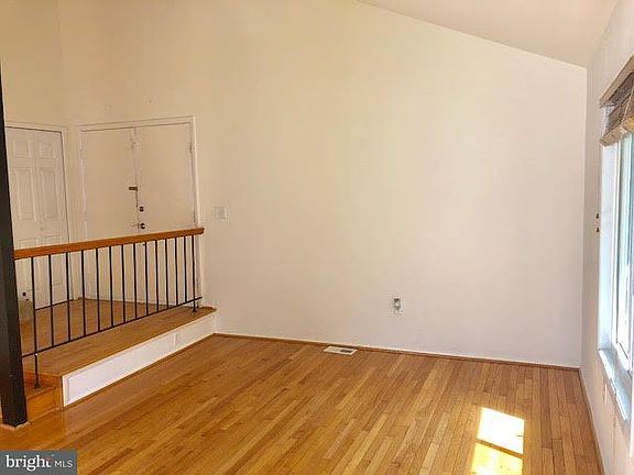 4th image of 12706 Live Oak Pl