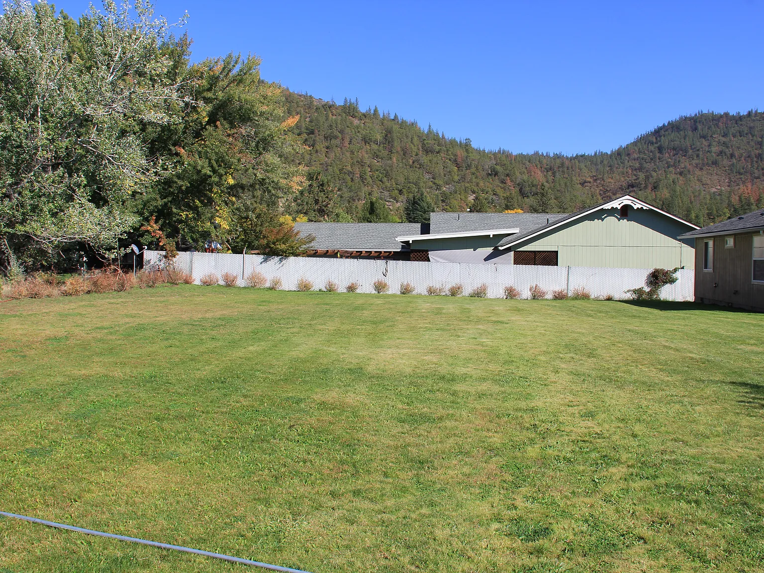 Hudspeth Ln, Shady Cove — Photo 3
