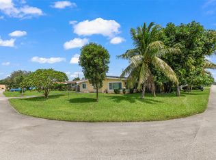 1401 NW 79th Ter, Pembroke Pines, FL 33024