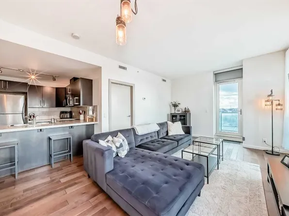 210 15th Ave SE #1010, Calgary, AB T2G 0B5