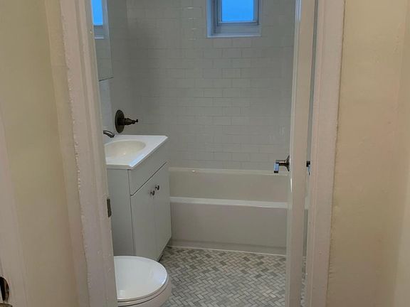 4th image of 4364 Katonah Ave #2A