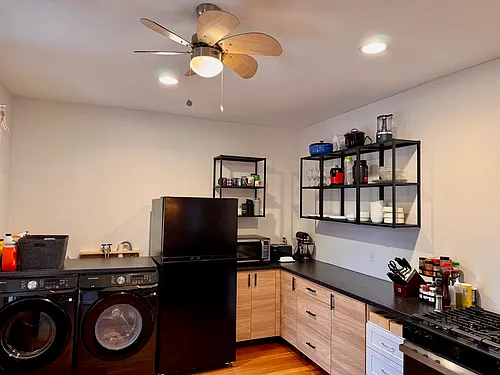 301 N 3rd St #1 Photo 1