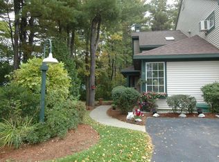 16 Lake Forest Dr, Burlington, VT 05401