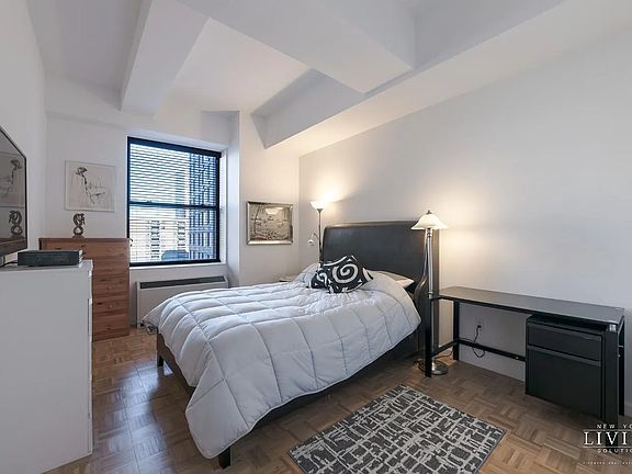 5th image of 99 John St APT 1902