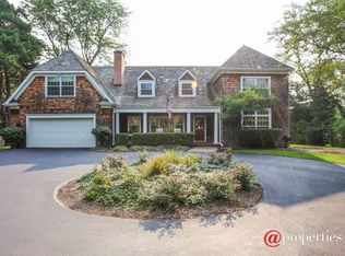 145 Wagner Rd, Northfield, IL 60093