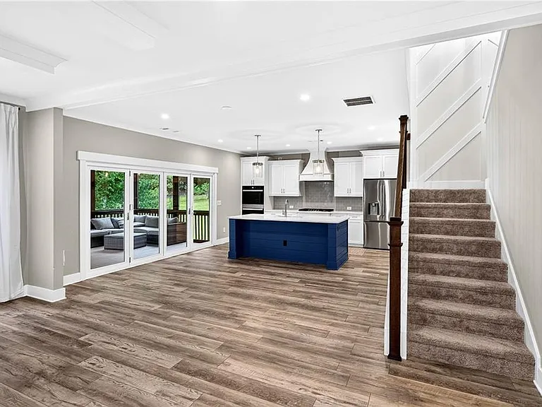 727 Old Collins Rd — Photo 19