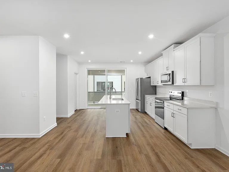 2546 Neabsco Common Pl — Photo 6