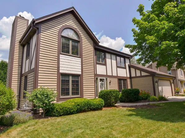 N106W16300 Fieldstone PASS, Germantown, WI 53022