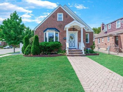 8160 248th Street, Bellerose, NY, 11426