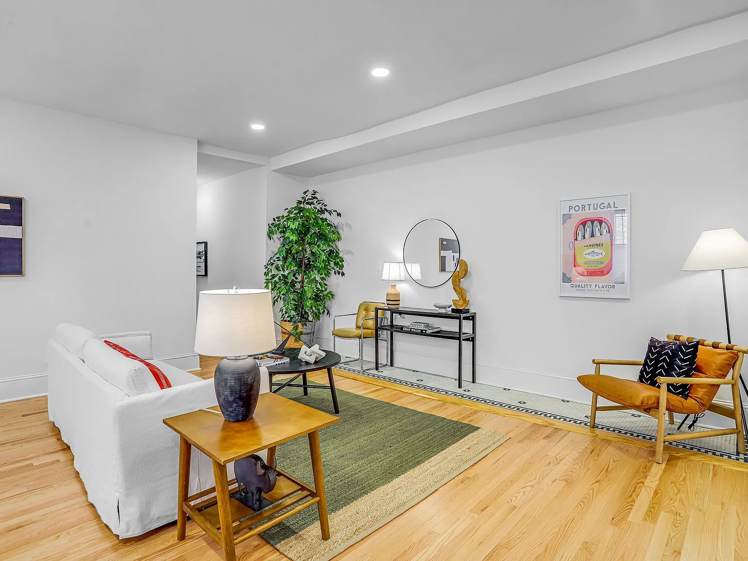 2 bed, 1250 sqft, $2,999 — Photo 2