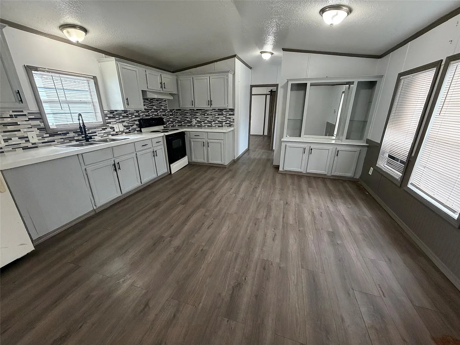 3 bed, $1,250 — Photo 3