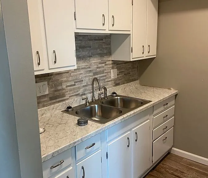 904 Georgian Dr #L — Photo 1