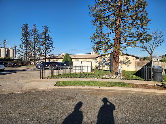 2nd image of 240 W Vetter Drive