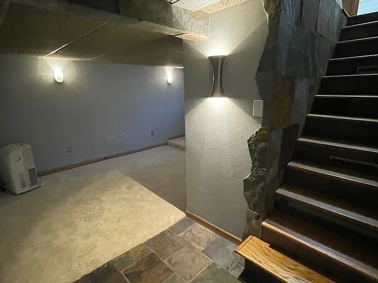 1404 E Park Pl — Photo 23