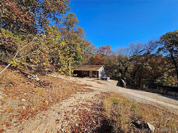 4th image of 14 Shady Oaks Dr