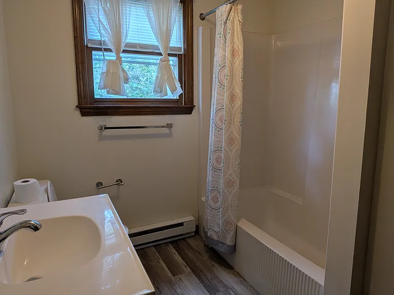 665 Memorial Dr — Photo 6