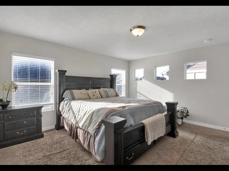 15240 S Glory Dr — Photo 16