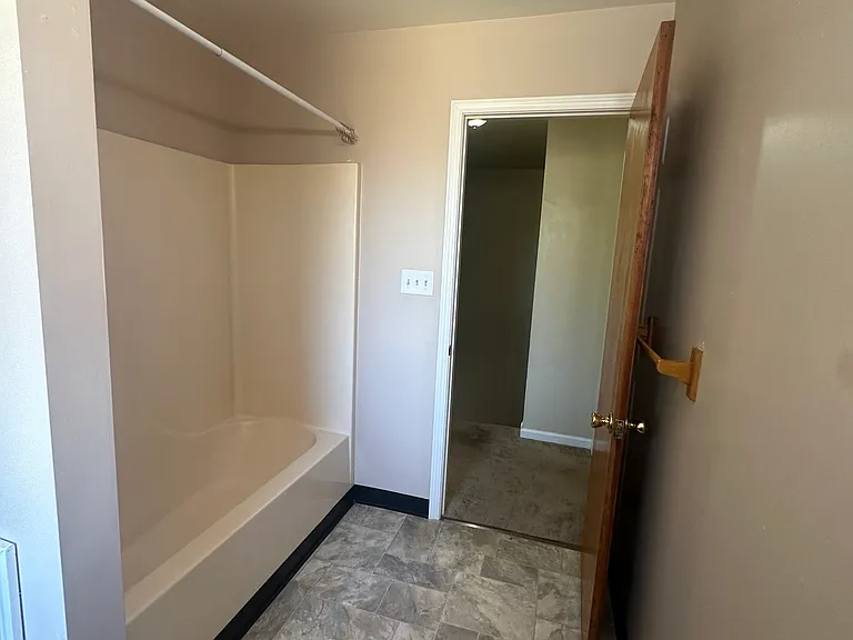 2322 Orleans Ave — Photo 11