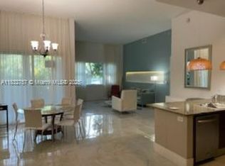 20000 Country Club Dr #104, Aventura, FL 33180