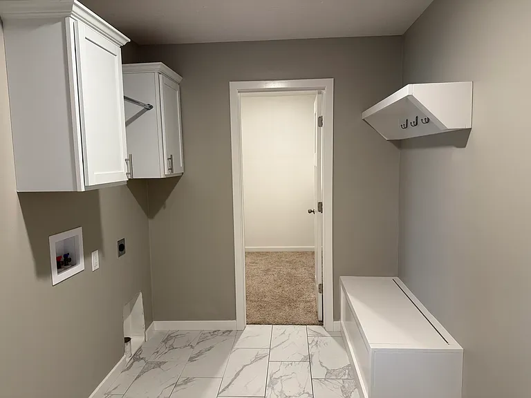709 E Penzance Cir — Photo 6