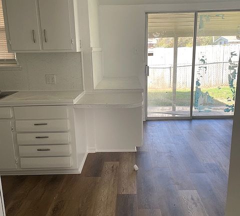 4th image of 800 Leeper Dr