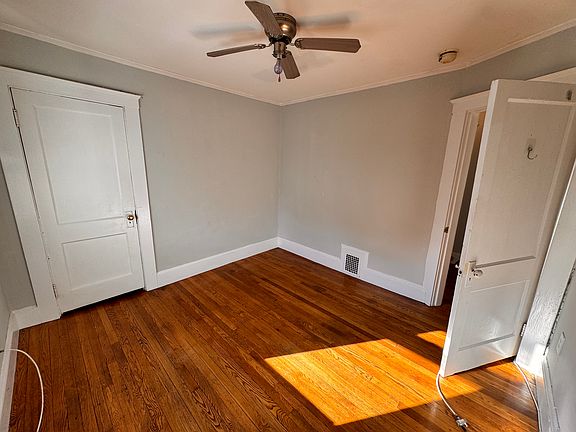 3rd image of 14 Ebbett Ave #14