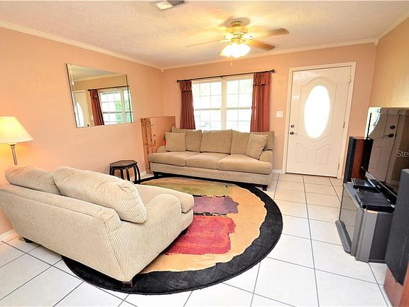 4th image of 203 Oak Bluff Dr