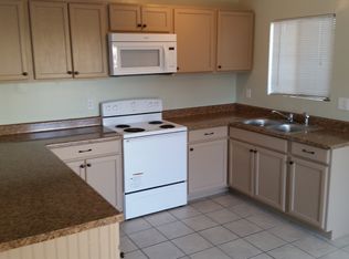 924 Grace St #B, Bakersfield, CA 93305