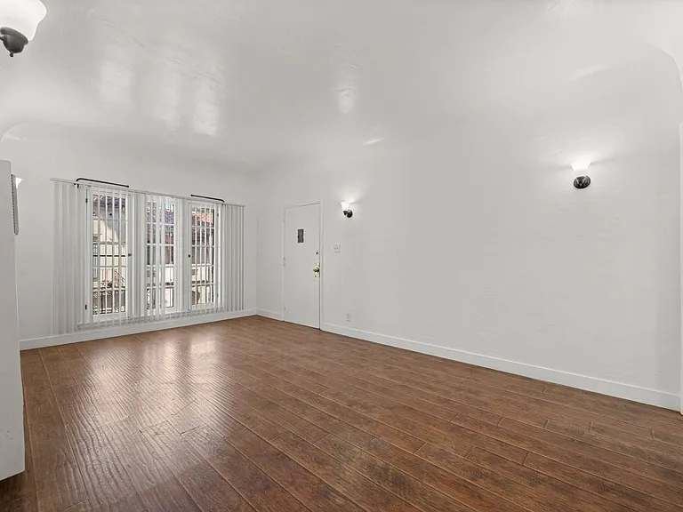 4172 3/4 S Leimert Blvd — Photo 11