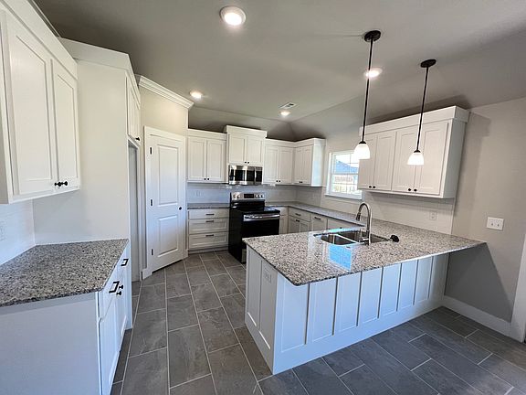 3rd image of 1023 Fair Oaks St