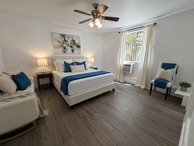 Must-see Updated Vintage-Style Studio at 1245 N Laurel Ave, West Hollywood, CA 90046 — Photo 3