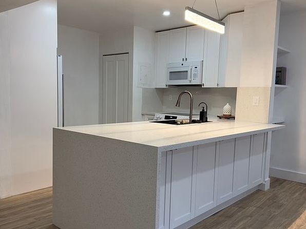 1800 W 54th St APT 105